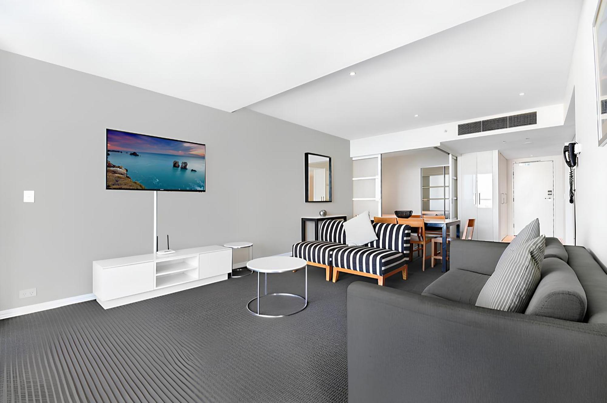 Number 1 H Residences - Wifi, Parking & More By Gold Coast Holidays Exterior photo