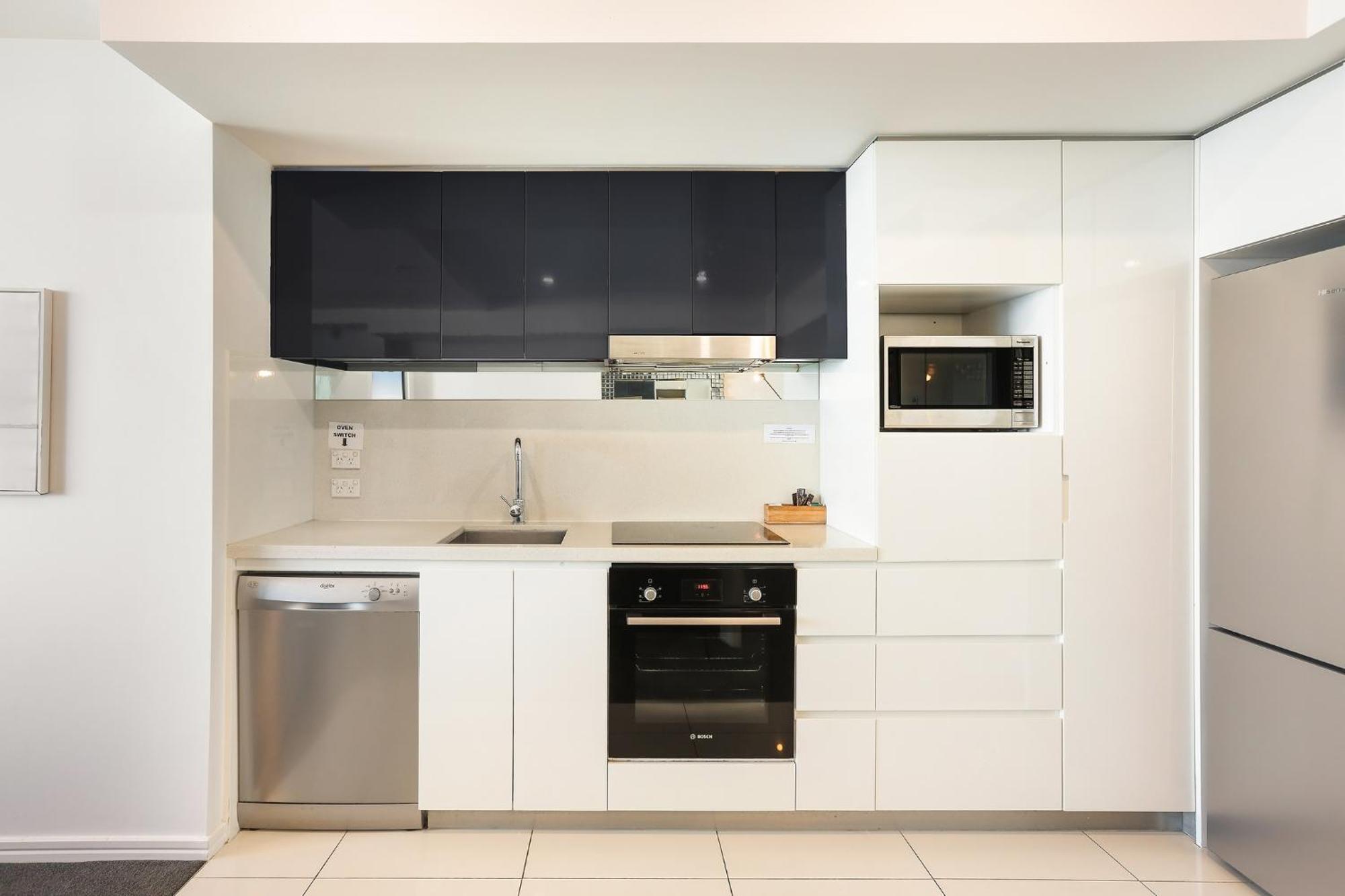Number 1 H Residences - Wifi, Parking & More By Gold Coast Holidays Exterior photo