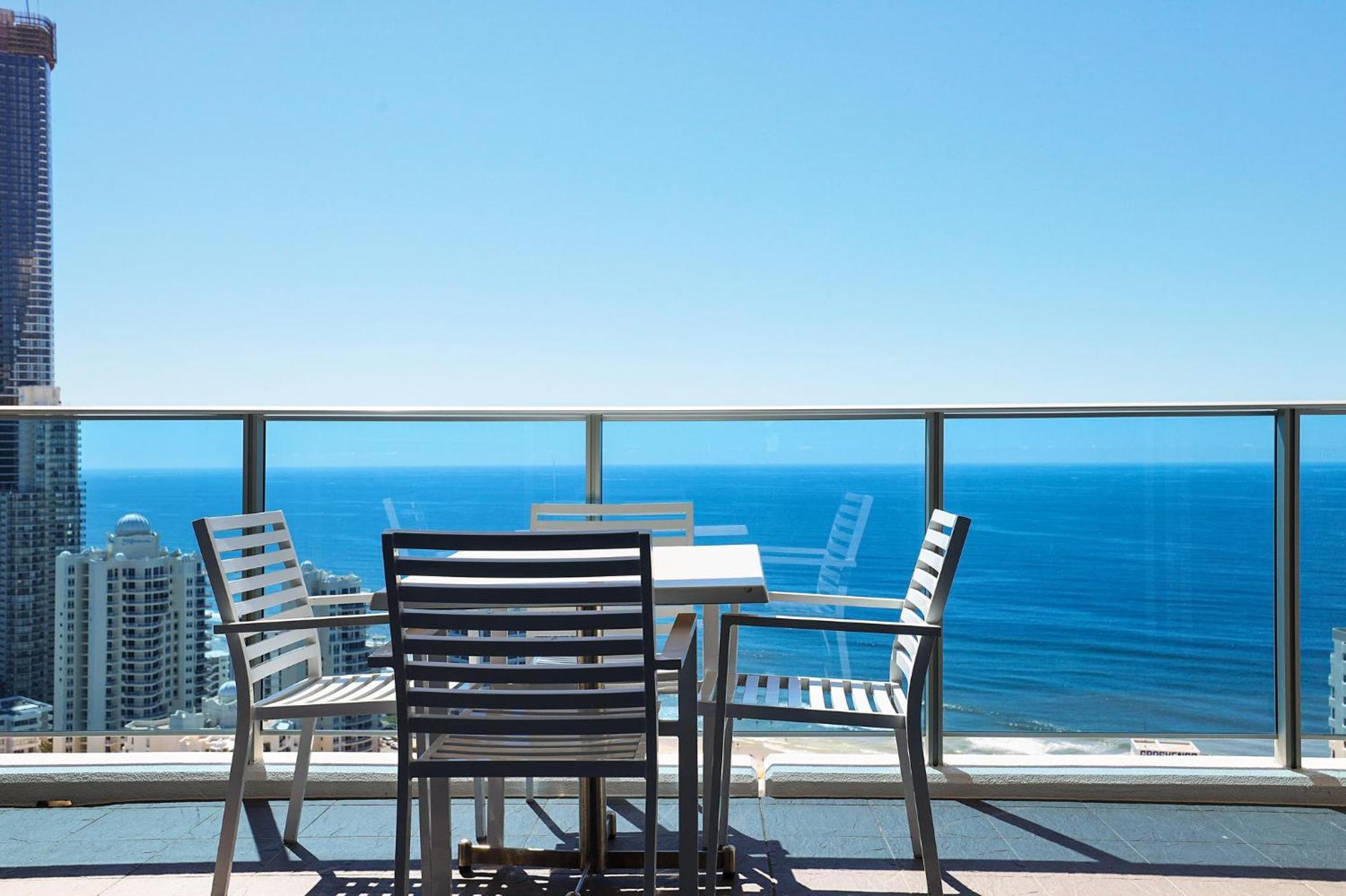 Number 1 H Residences - Wifi, Parking & More By Gold Coast Holidays Exterior photo